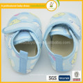 2016 los zapatos de bebé lindos encantadores de encargo hechos a mano hechos a mano de la alta calidad caliente de la venta venden al por mayor el moccasin del bebé calzan los zapatos del niño